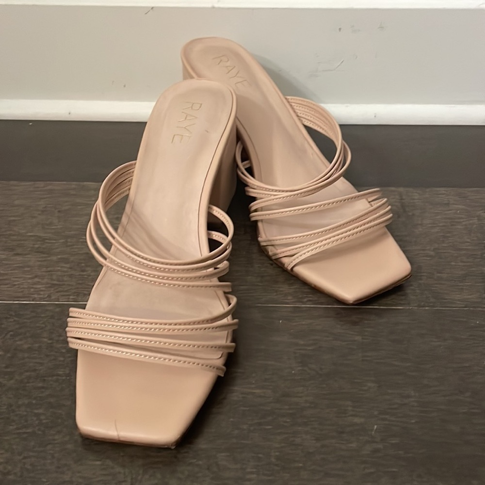 Raye nude sandals in size 8 — great condition